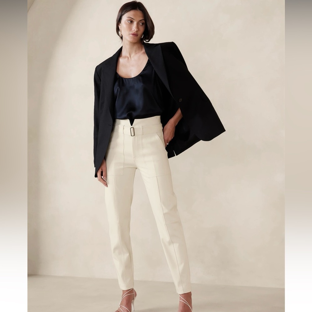 BNWT - Petite Cream White Pants - Size 4 (Banana Republic)